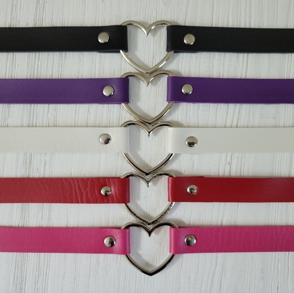 Leather Heart Ring Choker - Picture 2 of 5